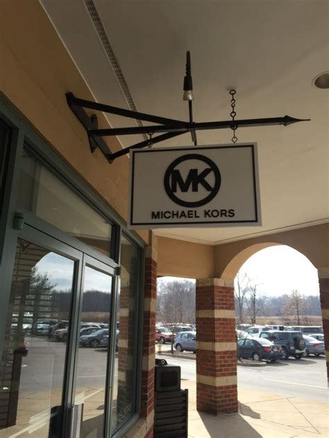 Michael Kors outlet in Grove City, Pennsylvania .